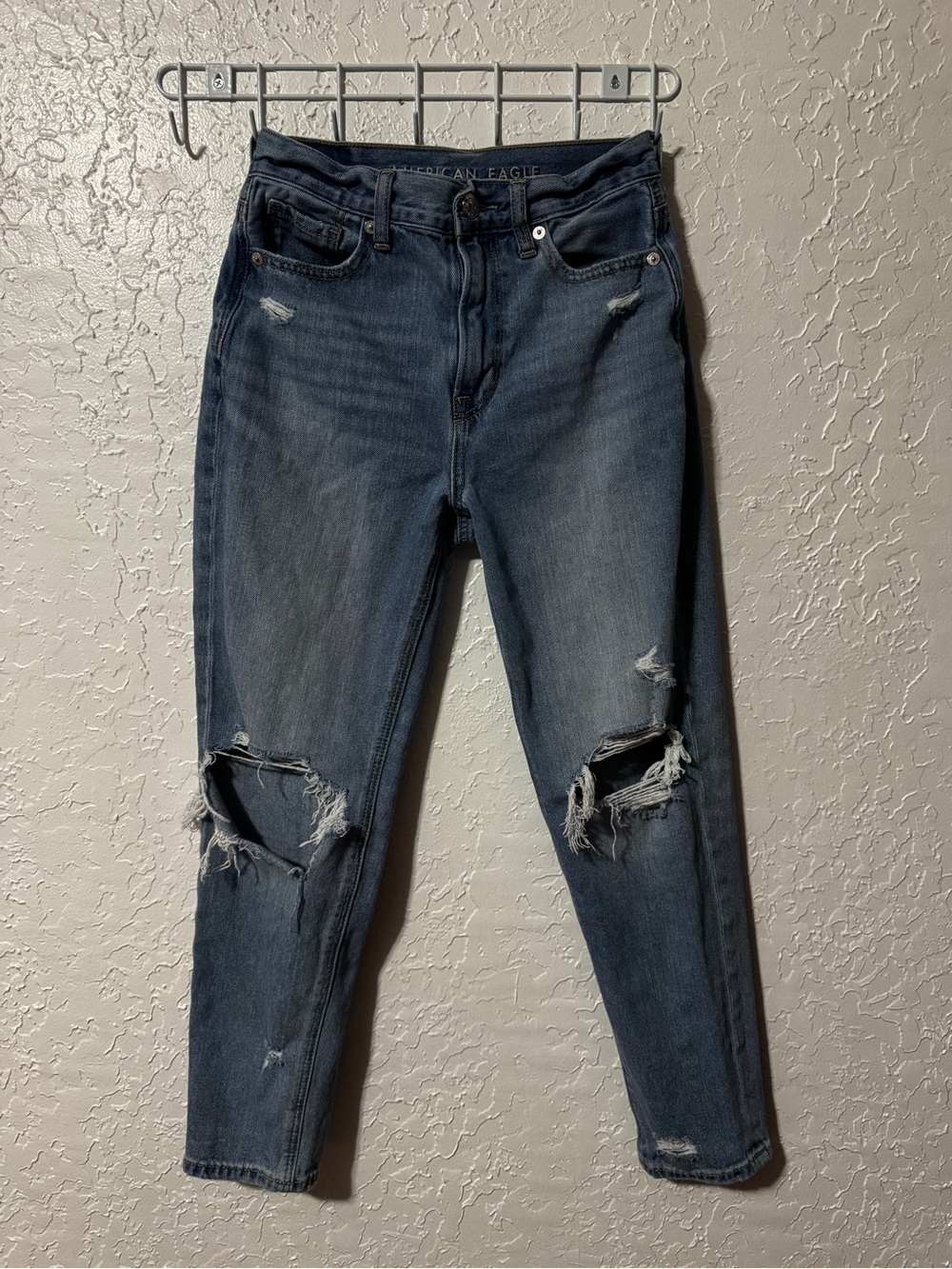 American Eagle Mom Jeans
Women’s 00 Extra Short